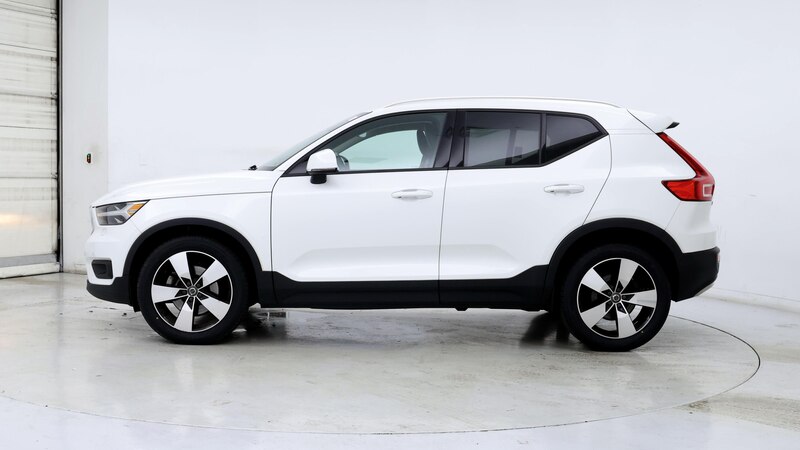 2022 Volvo XC40 T5 Momentum 3