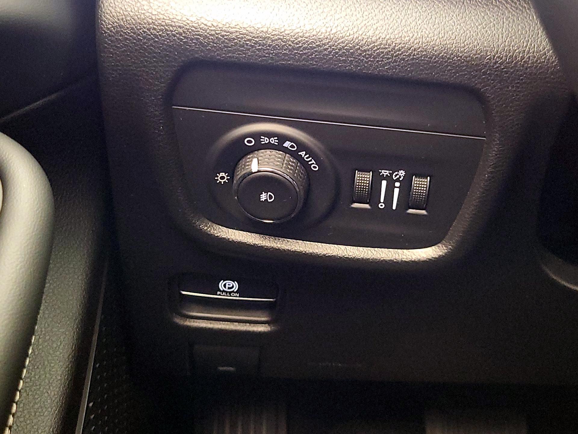 Thumbnail: 2022 Jeep Grand Cherokee - 13