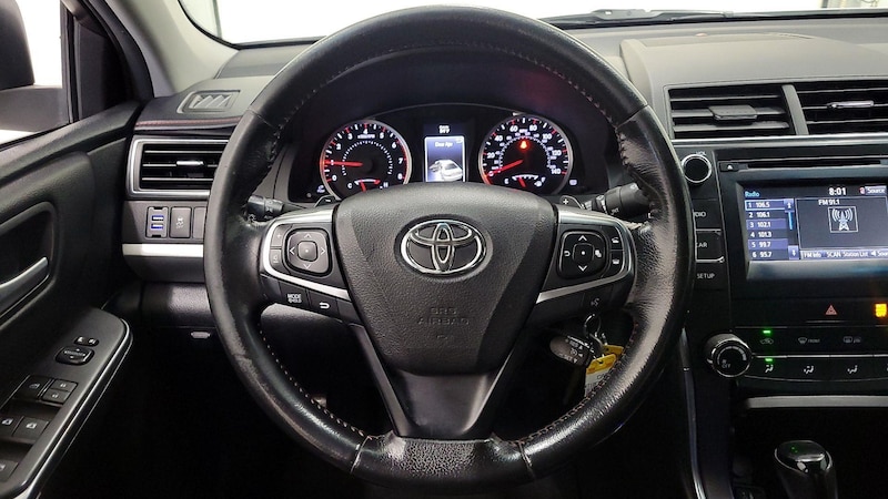 2016 Toyota Camry SE 10