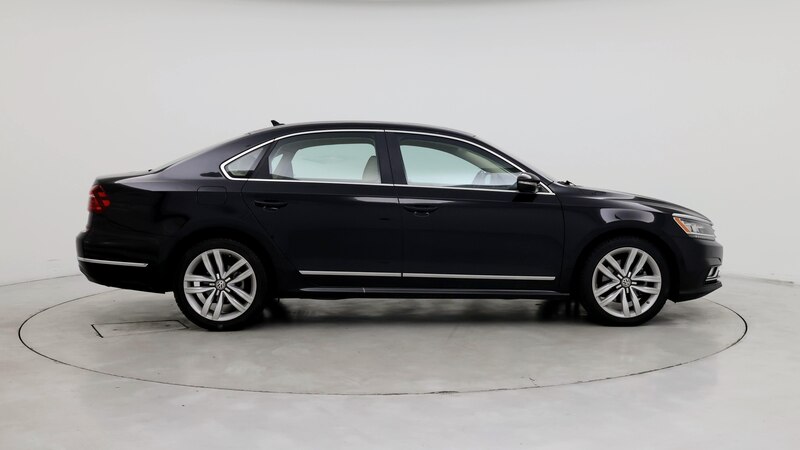 2017 Volkswagen Passat SE 7