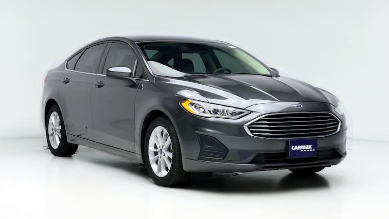 2020 Ford Fusion SE Hero Image