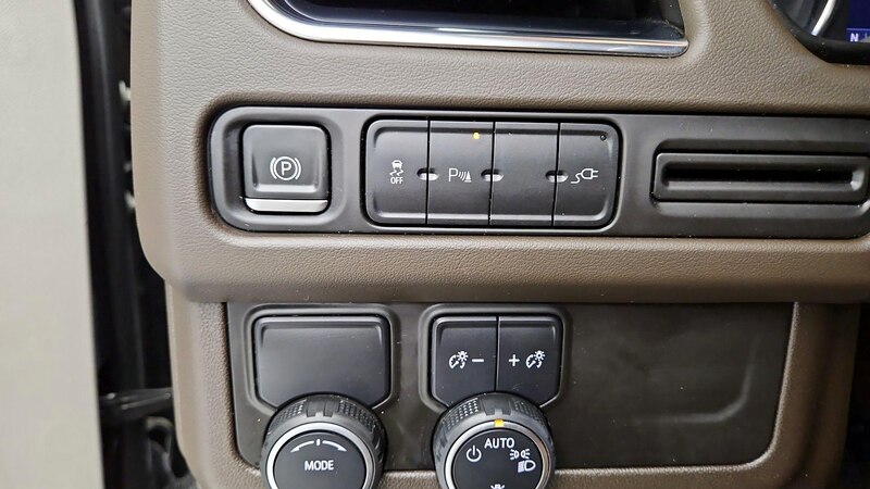 2021 Chevrolet Suburban 1500 LT 13