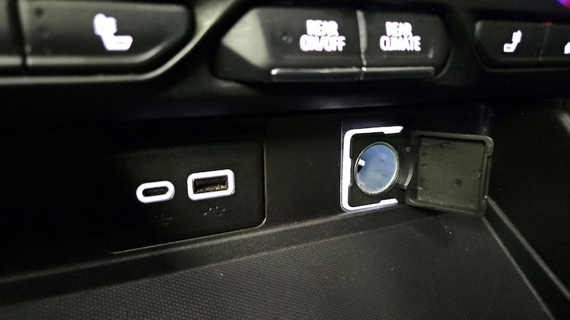 2021 Chevrolet Suburban 1500 LT 18