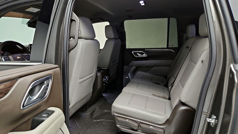 2021 Chevrolet Suburban 1500 LT 19