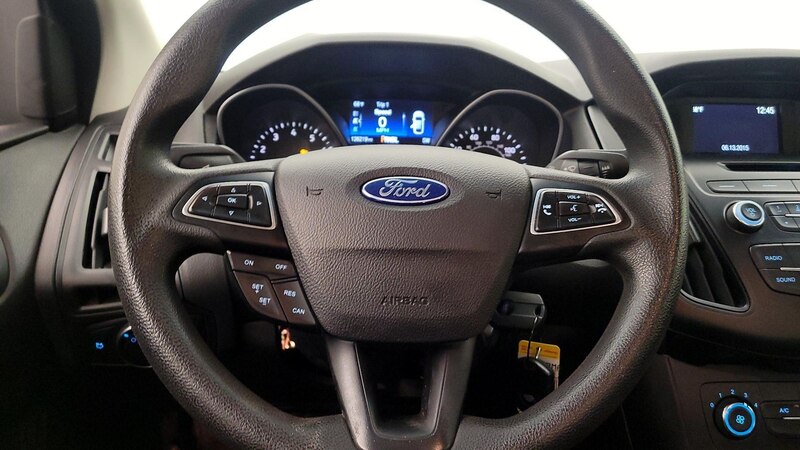 2015 Ford Focus SE 10