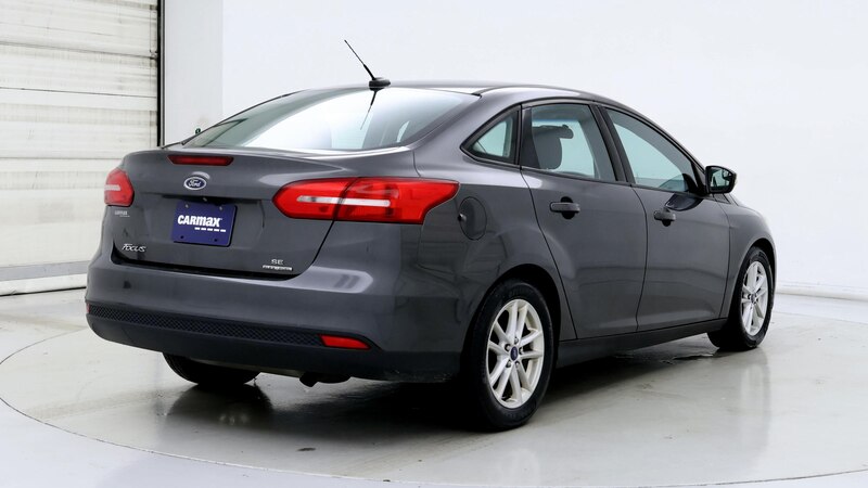 2015 Ford Focus SE 8