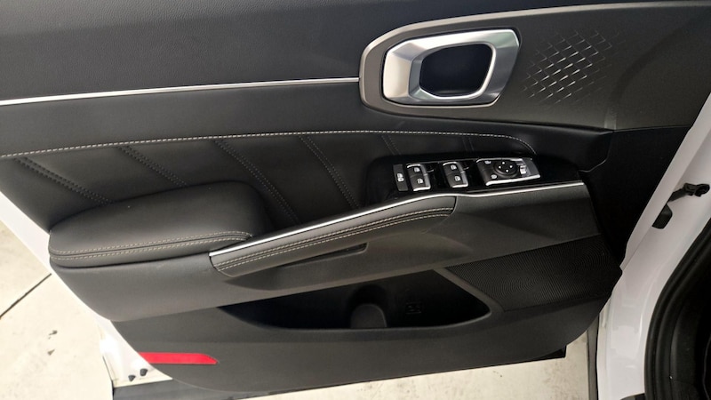 2022 Kia Sorento SX 12