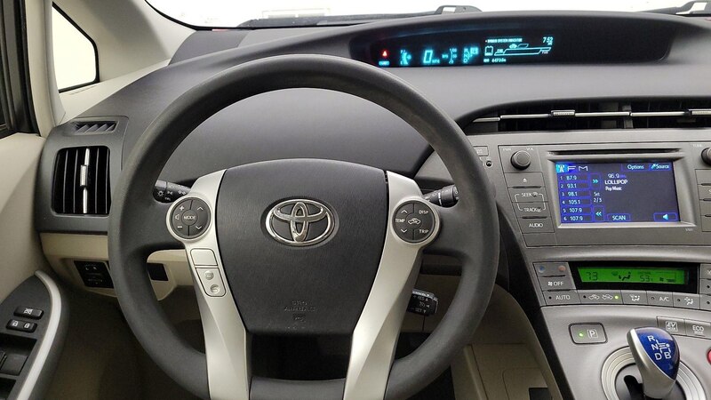 2013 Toyota Prius Two 10