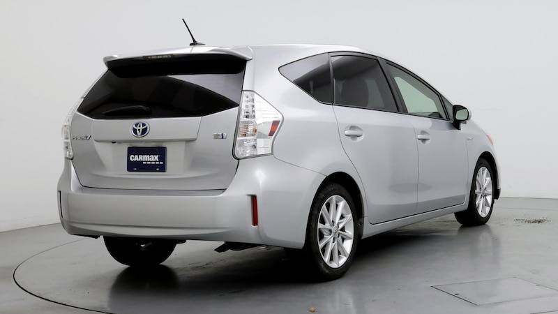 2014 Toyota Prius v Five 8