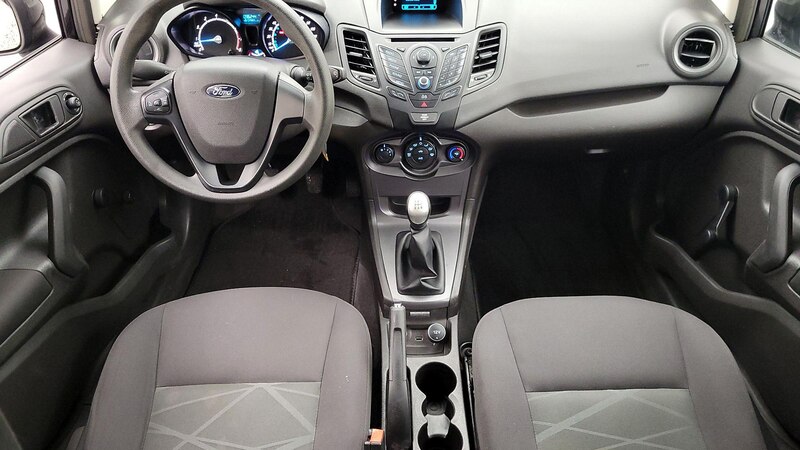 2015 Ford Fiesta S 9