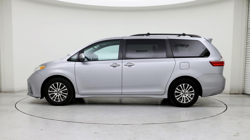 2018 Toyota Sienna XLE 3