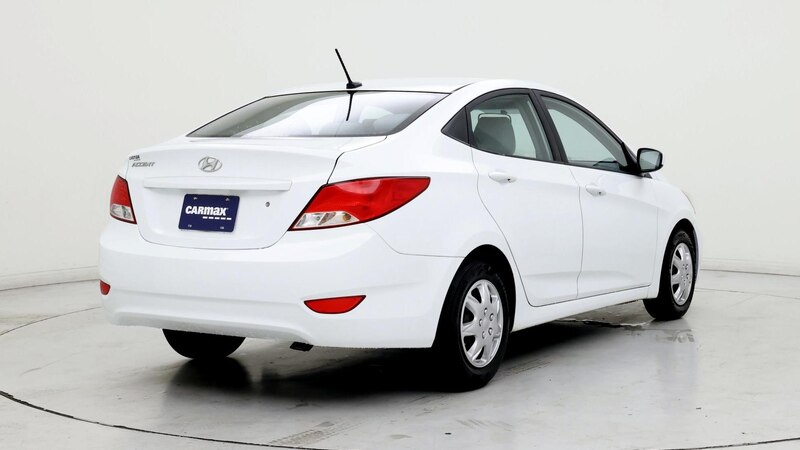 2016 Hyundai Accent SE 8