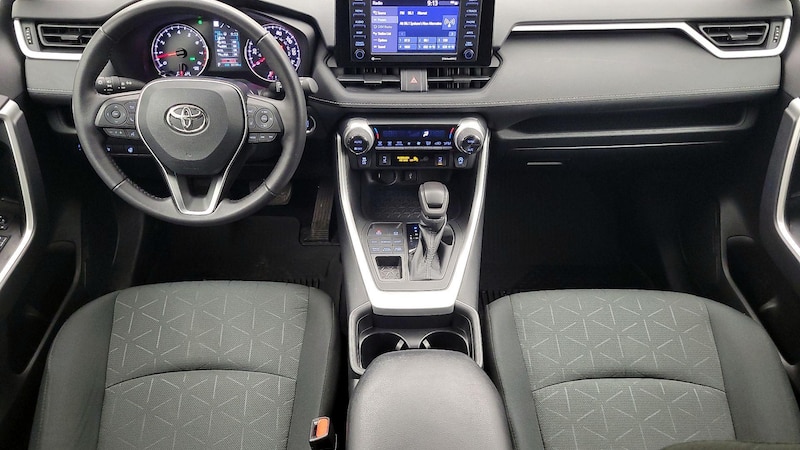 2021 Toyota RAV4 XLE 9