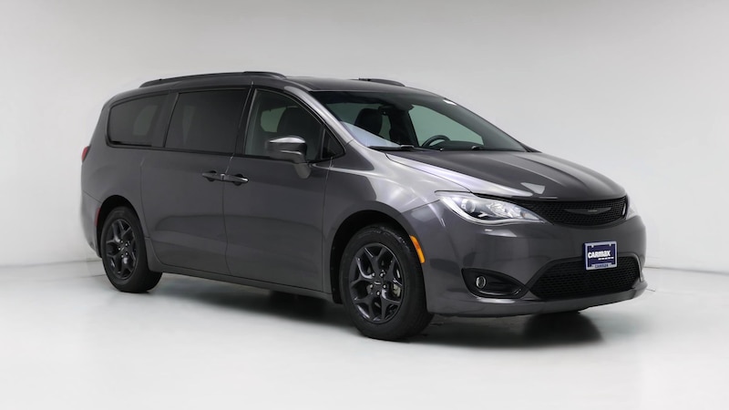 2019 Chrysler Pacifica Touring L Hero Image