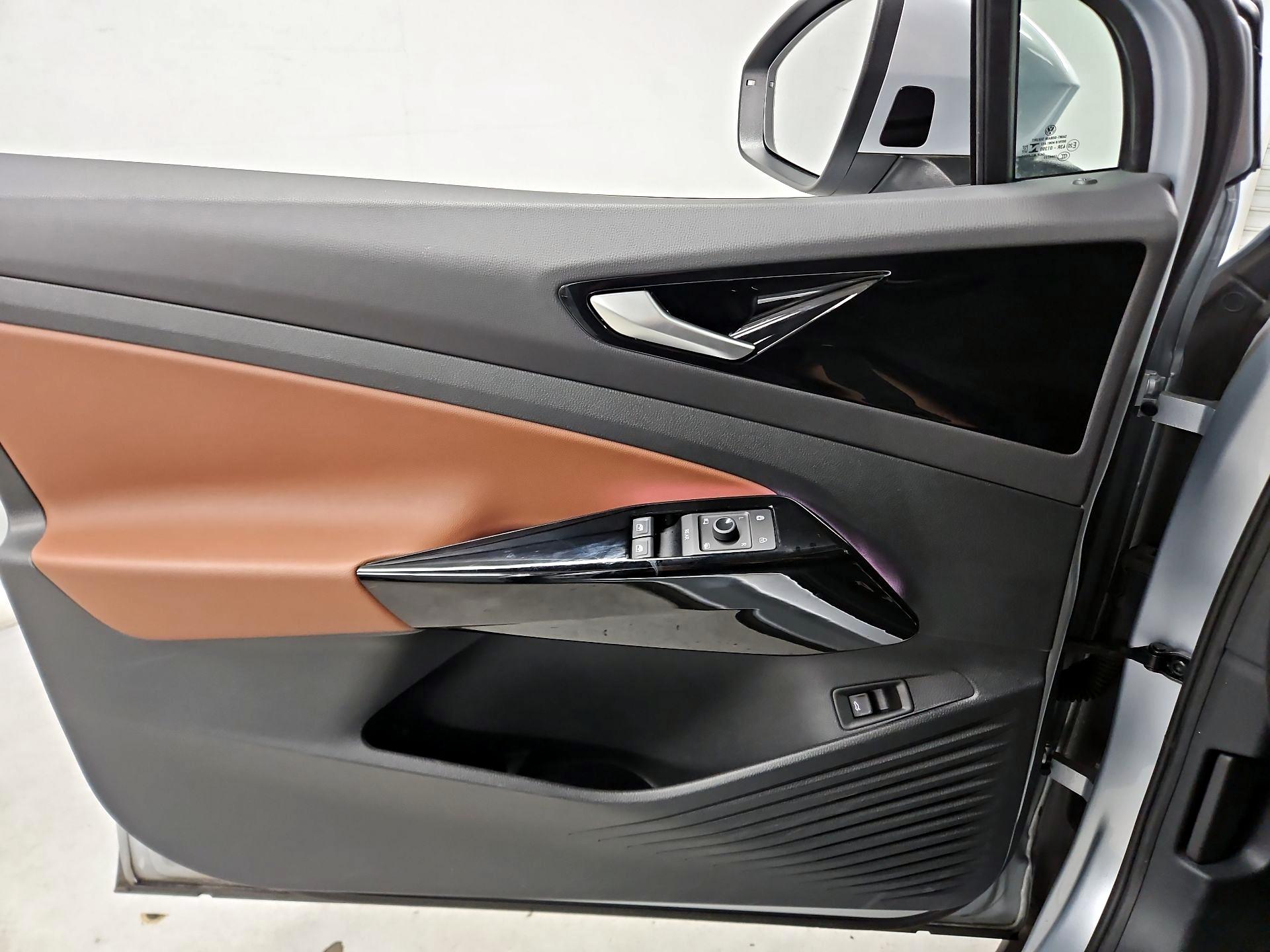 Thumbnail: 2021 Volkswagen ID.4 - 12
