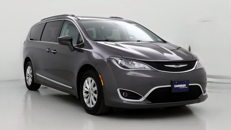 2017 Chrysler Pacifica Touring L Hero Image