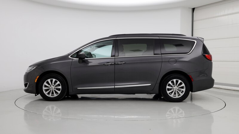 2017 Chrysler Pacifica Touring L 3