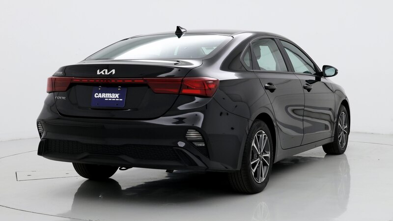 2023 Kia Forte LXS 8