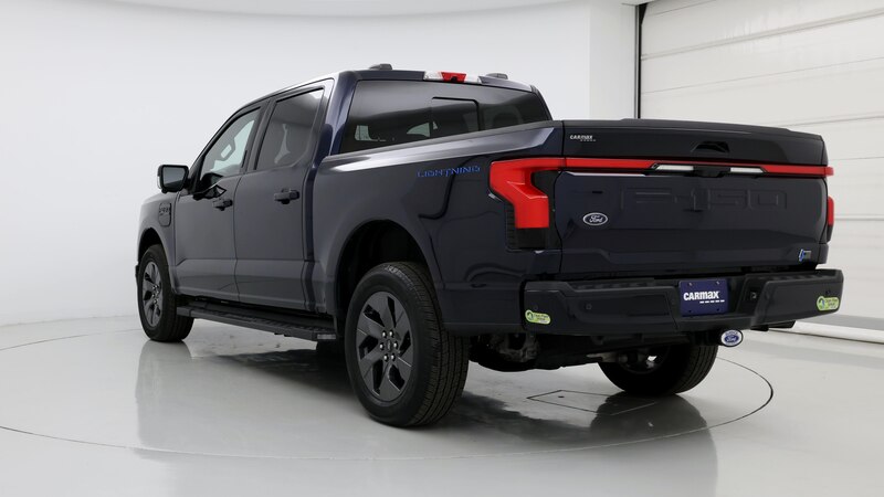 2022 Ford F-150 Lightning Lariat 2