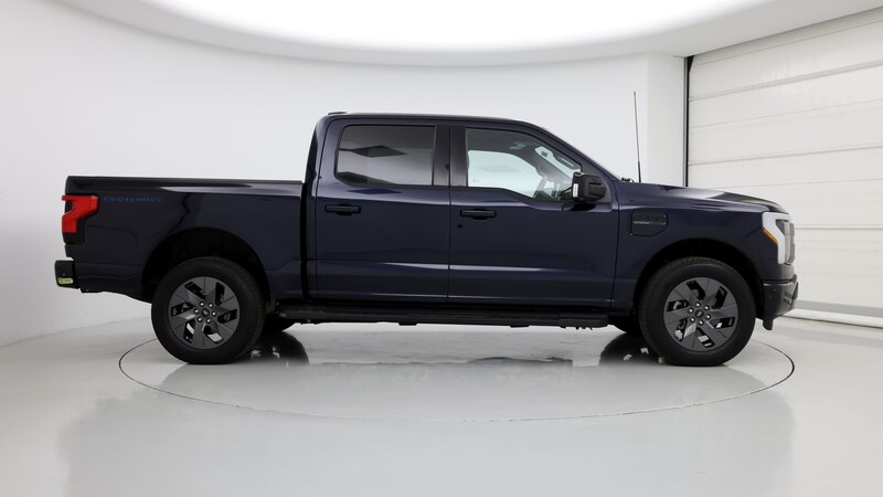 2022 Ford F-150 Lightning Lariat 7