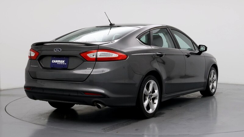 2016 Ford Fusion SE 8