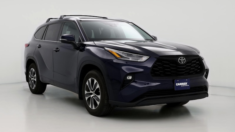 2021 Toyota Highlander XLE Hero Image