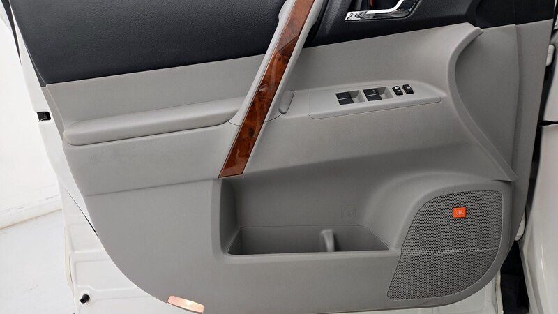2013 Toyota Highlander Limited 12