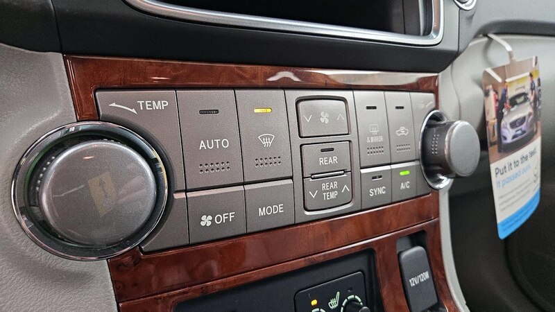 2013 Toyota Highlander Limited 17