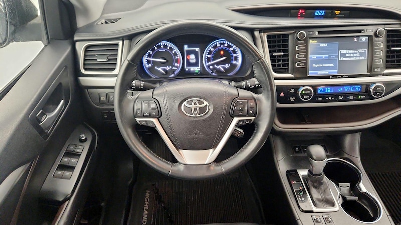 2017 Toyota Highlander XLE 10