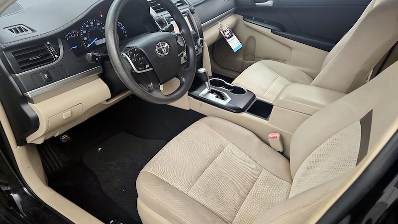 2014 Toyota Camry LE 11