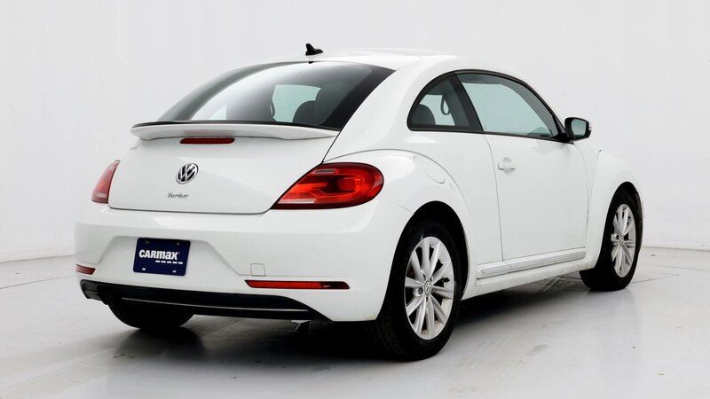 2017 Volkswagen Beetle SE 8