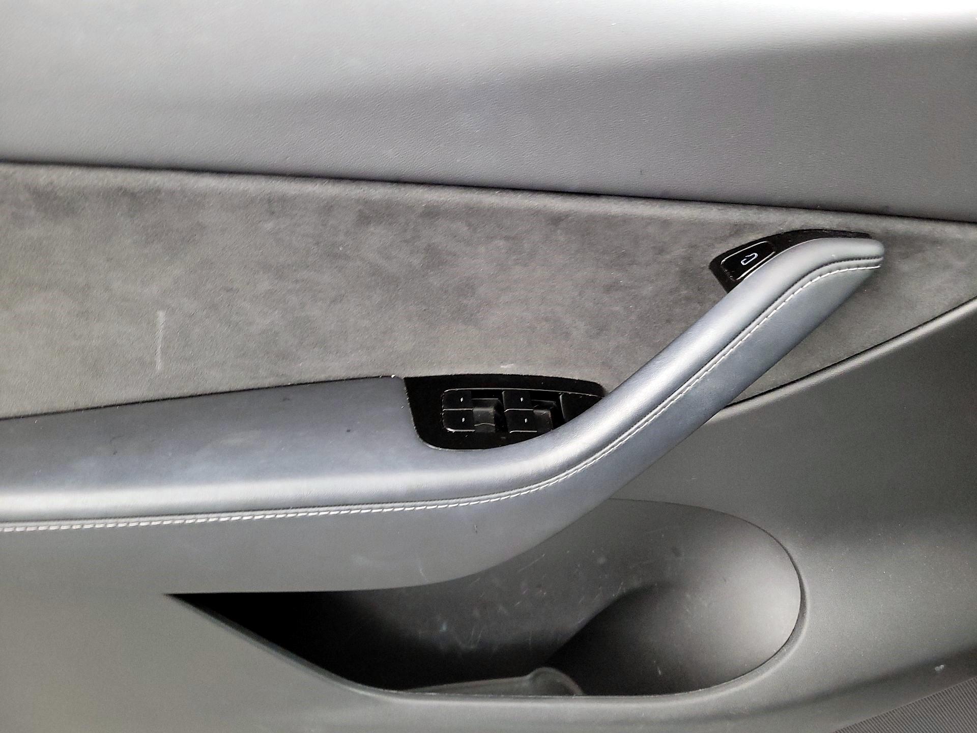 Thumbnail: 2021 Tesla Model Y - 12