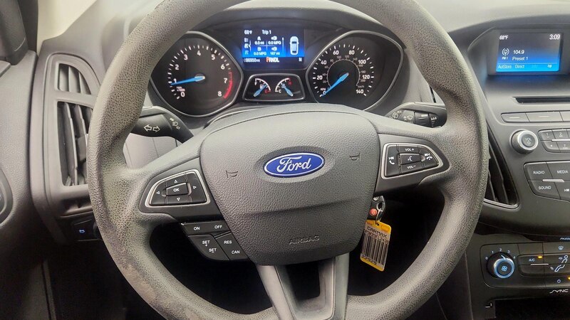 2015 Ford Focus SE 10