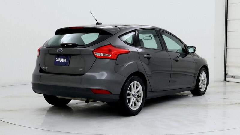 2015 Ford Focus SE 8