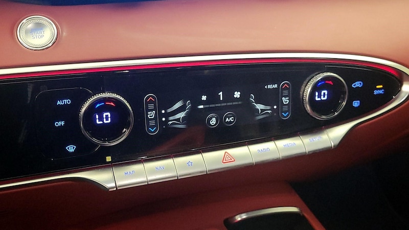 2022 Genesis GV70 Sport 17
