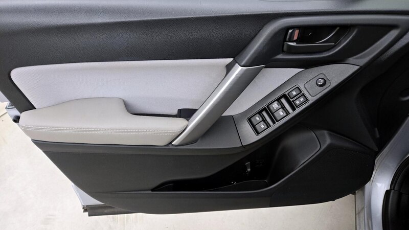 2016 Subaru Forester Premium 12