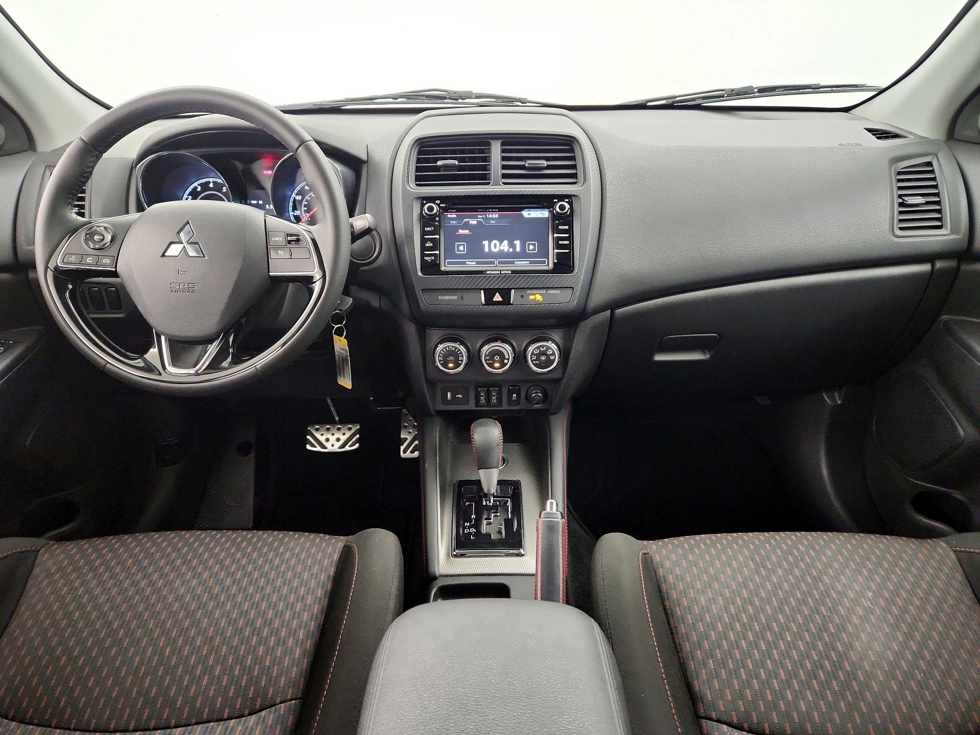 Thumbnail: 2018 Mitsubishi Outlander Sport - 9