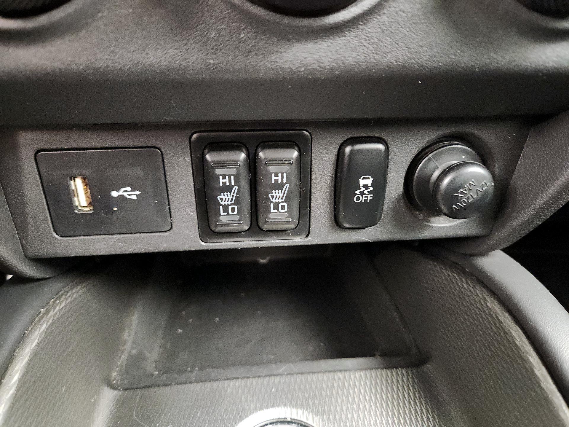 Thumbnail: 2018 Mitsubishi Outlander Sport - 18