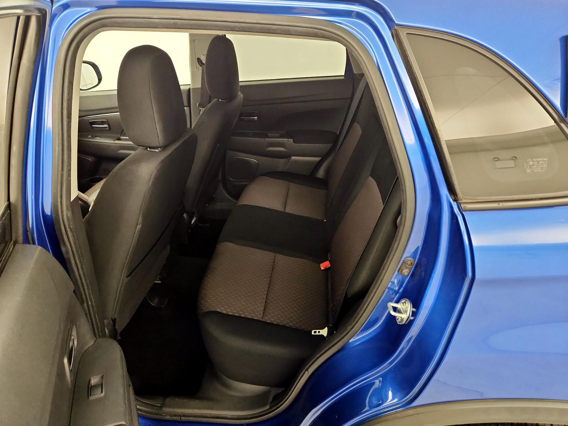 Thumbnail: 2018 Mitsubishi Outlander Sport - 19