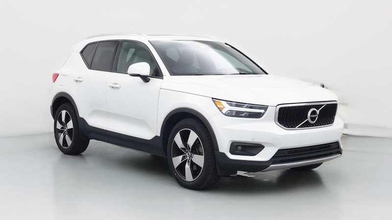 2021 Volvo XC40 T5 Momentum Hero Image
