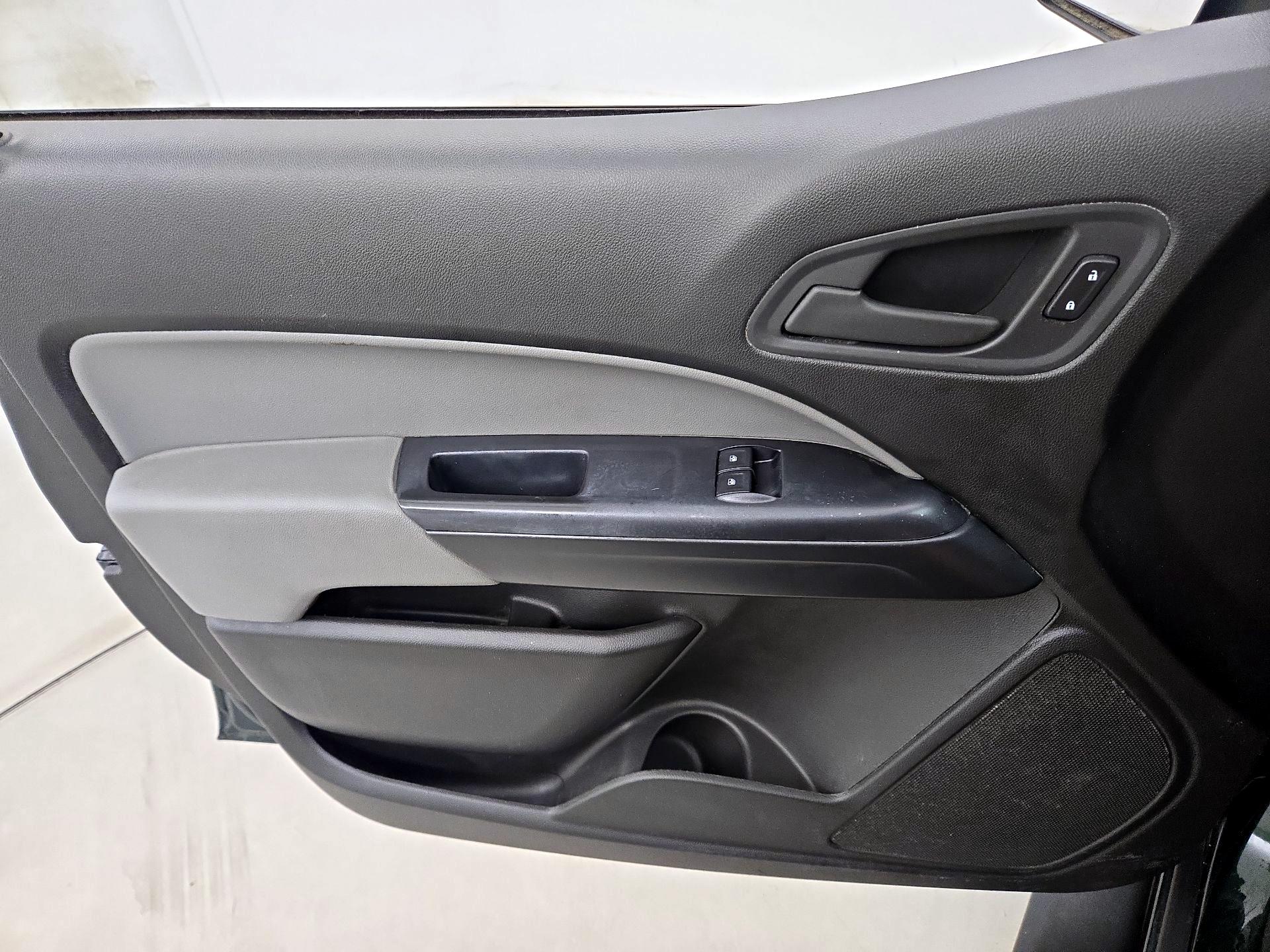 Thumbnail: 2016 Chevrolet Colorado - 12