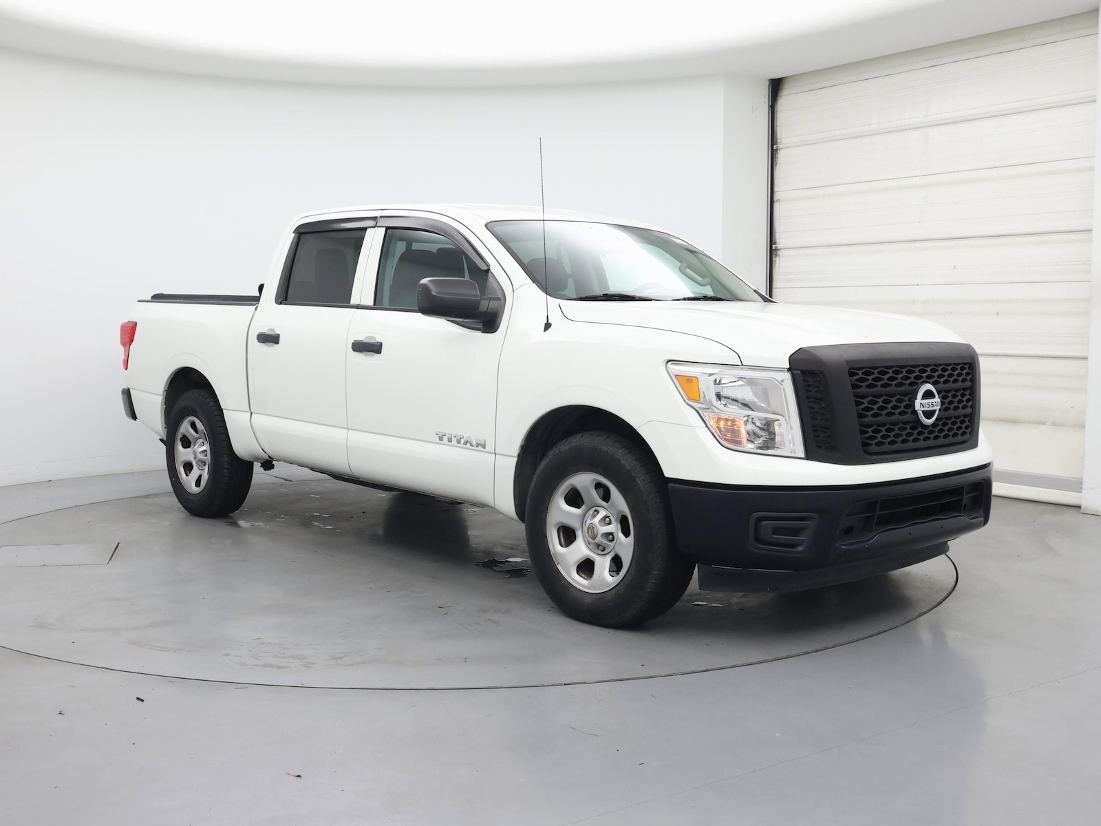 Image 2 of 2017 Nissan Titan S