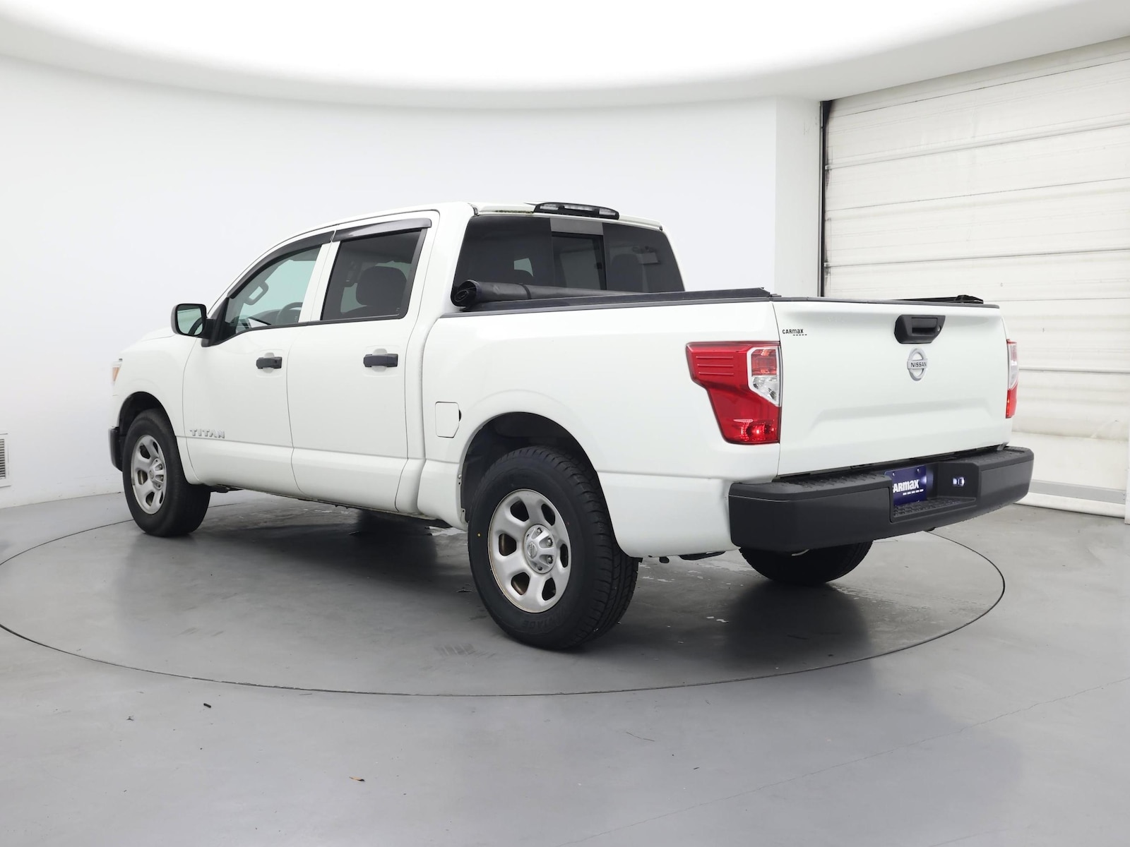 Image 3 of 2017 Nissan Titan S