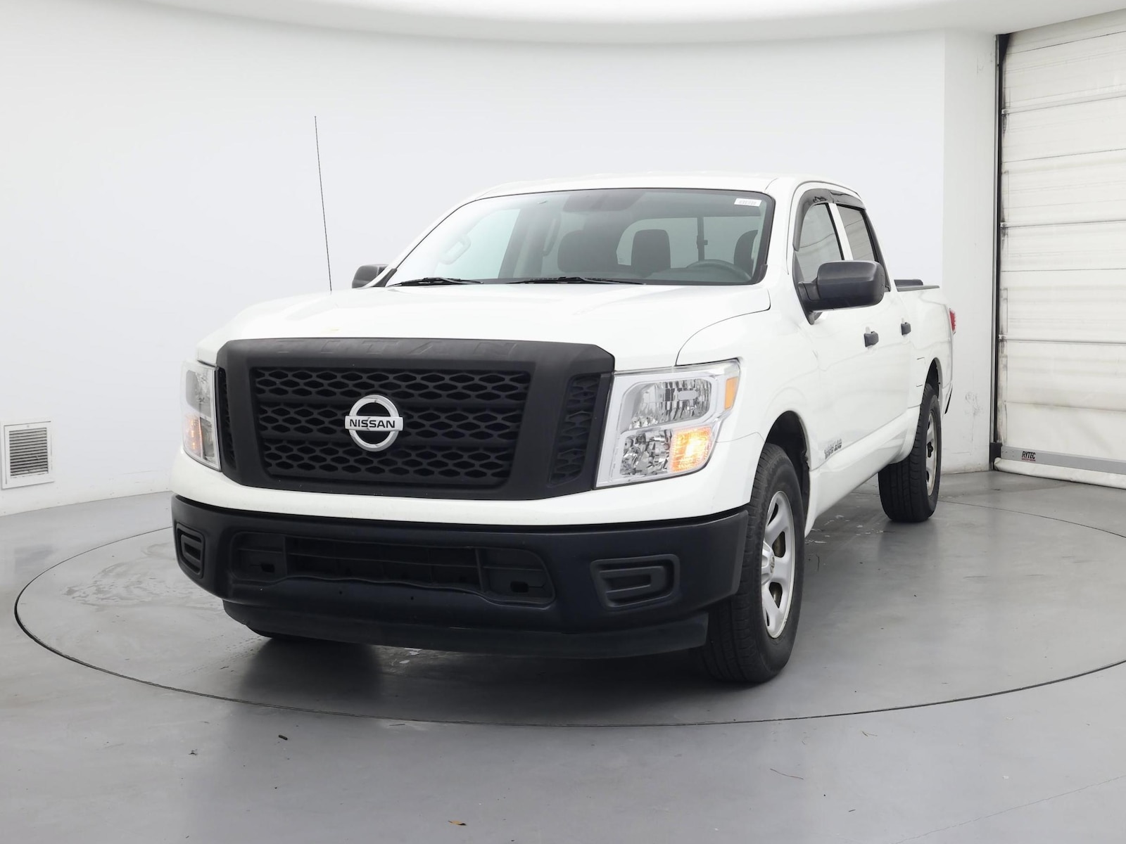 Image 5 of 2017 Nissan Titan S