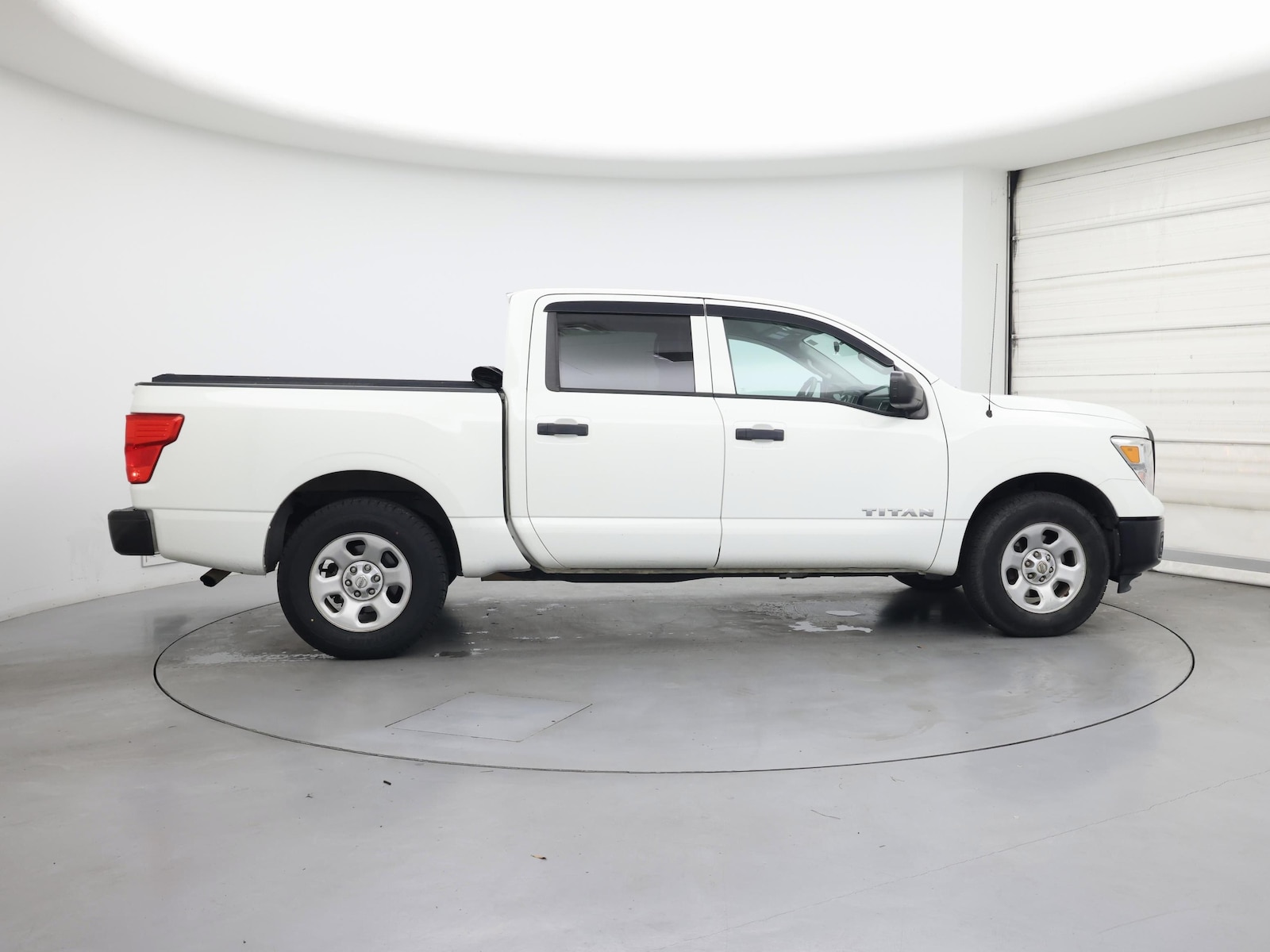Image 8 of 2017 Nissan Titan S