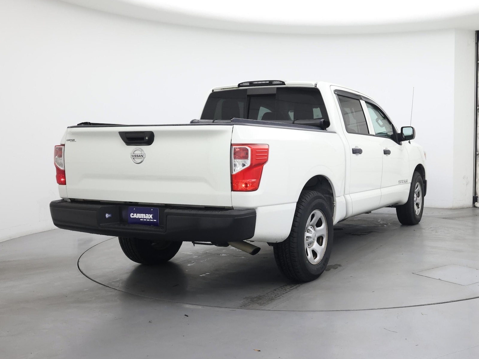 Image 9 of 2017 Nissan Titan S