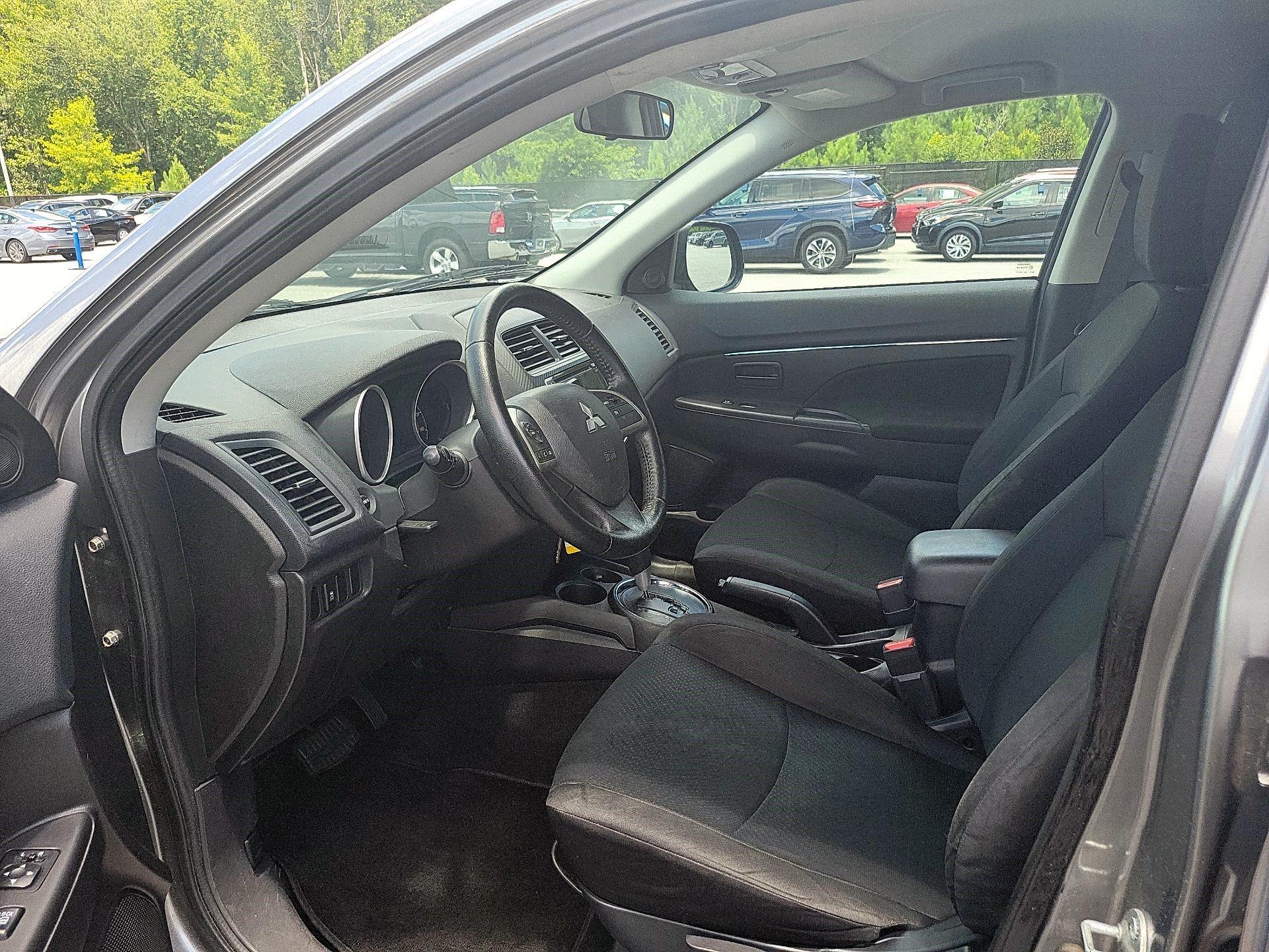 Thumbnail: 2015 Mitsubishi Outlander Sport - 9