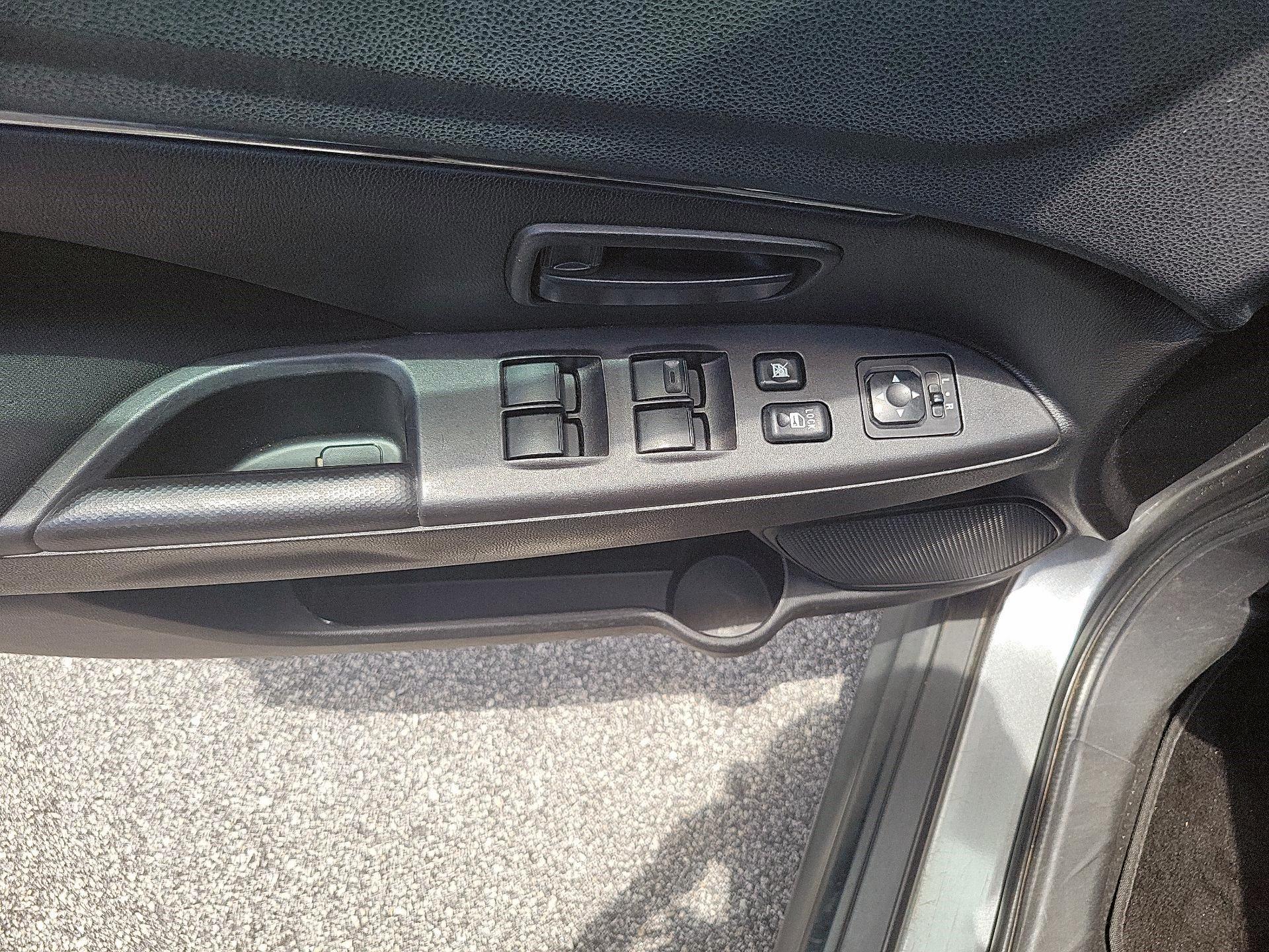 Thumbnail: 2015 Mitsubishi Outlander Sport - 10