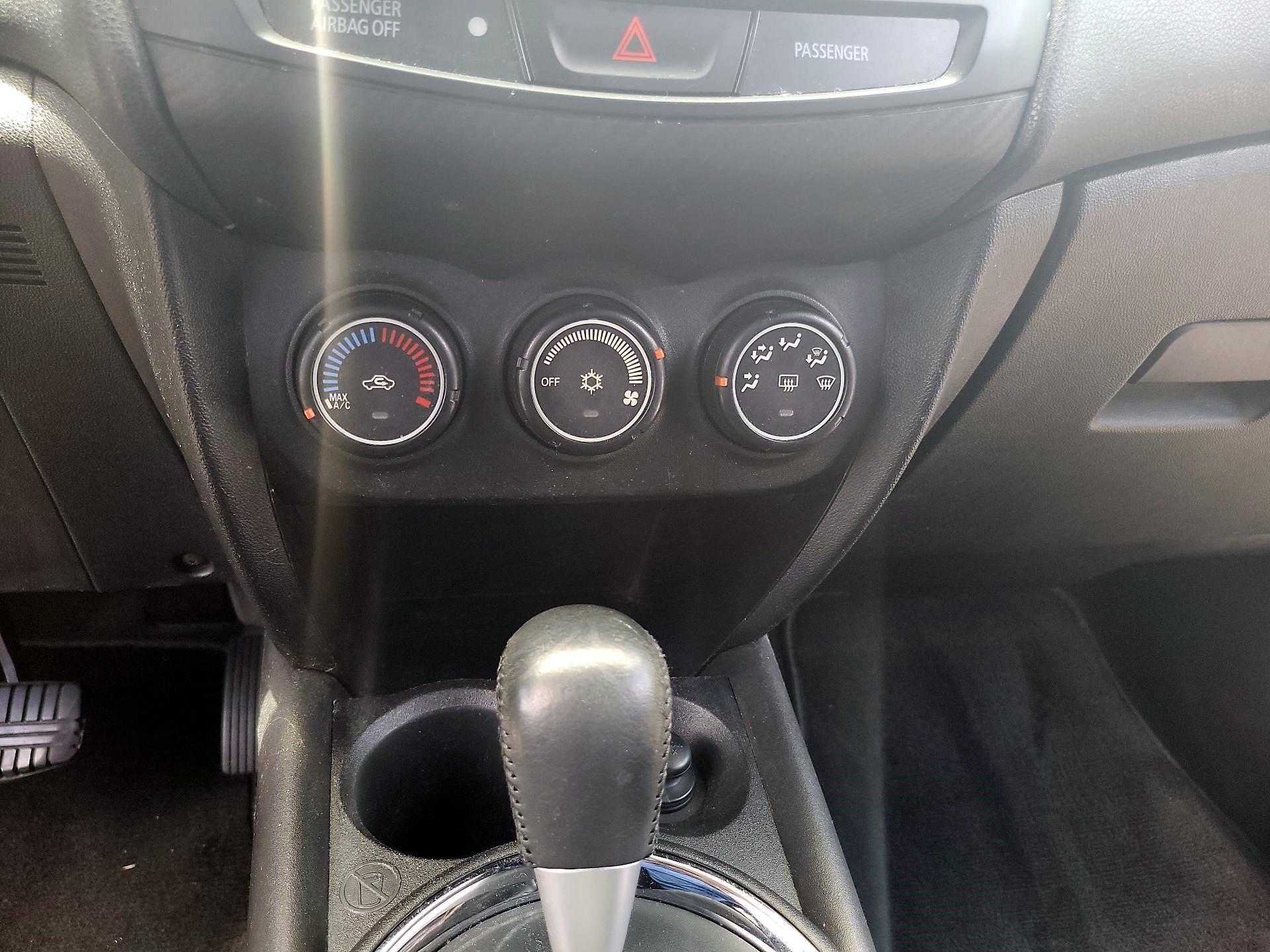 Thumbnail: 2015 Mitsubishi Outlander Sport - 13