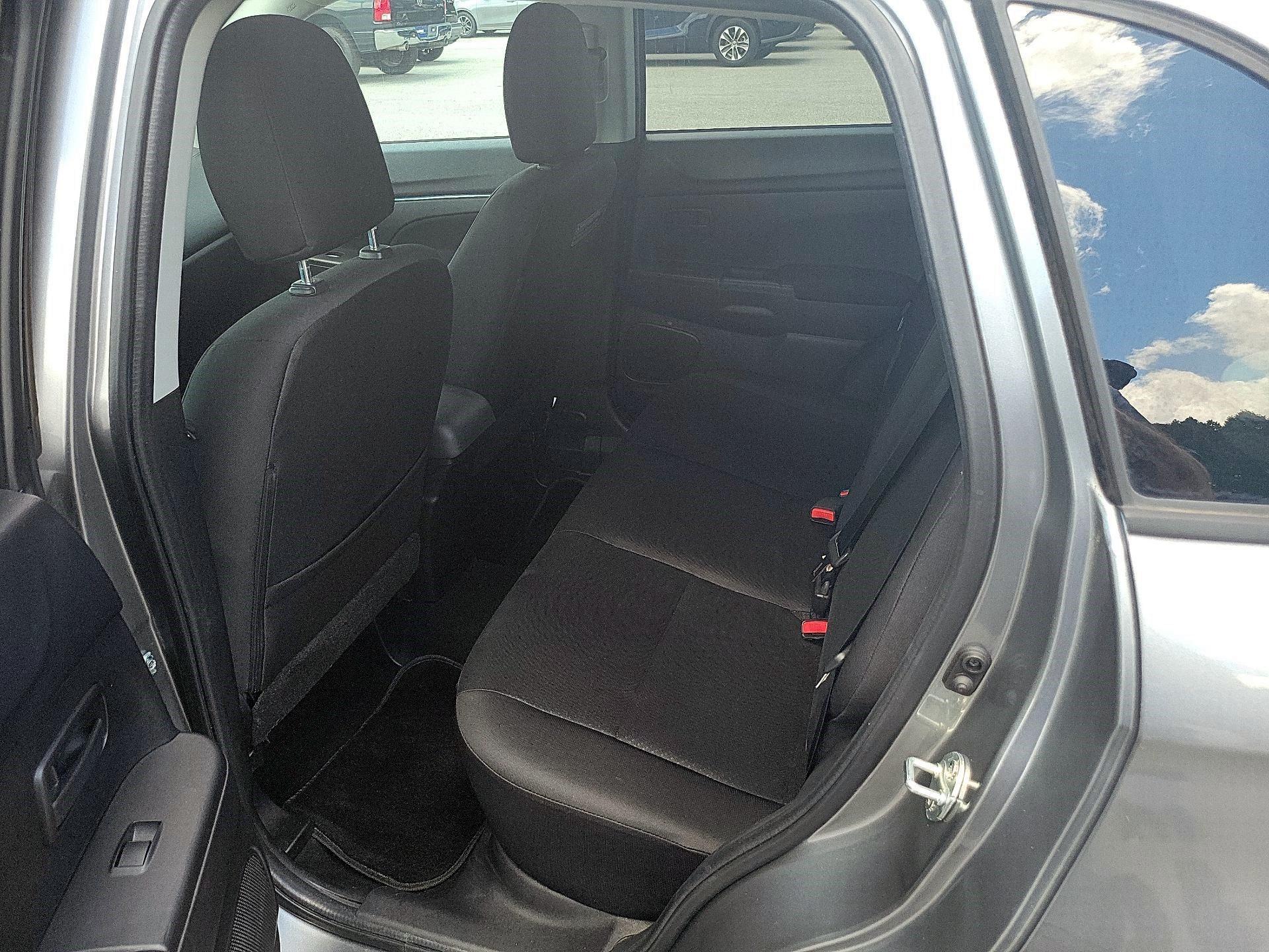 Thumbnail: 2015 Mitsubishi Outlander Sport - 16